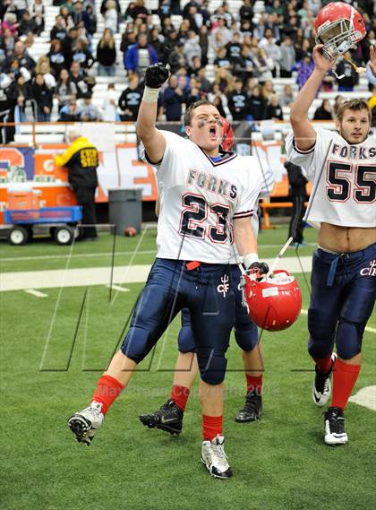Thumbnail 3 in Rye Neck vs. Chenango Forks (NYSPHSAA Class C Final) photogallery.