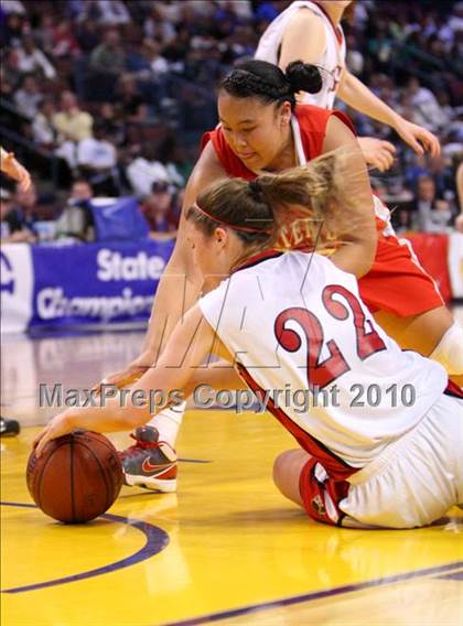 Thumbnail 1 in Carondelet vs. Mater Dei (CIF State D2 Final) photogallery.