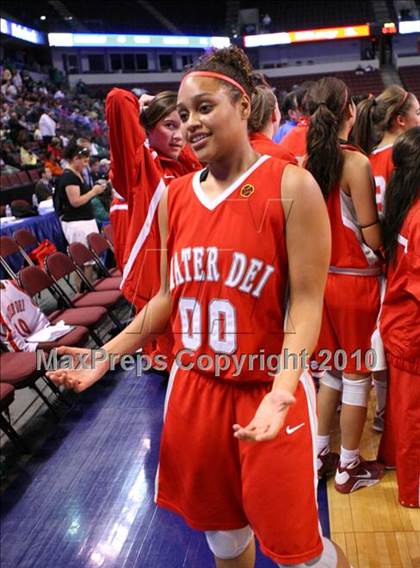 Thumbnail 2 in Carondelet vs. Mater Dei (CIF State D2 Final) photogallery.