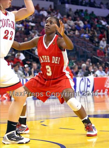 Thumbnail 2 in Carondelet vs. Mater Dei (CIF State D2 Final) photogallery.