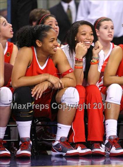 Thumbnail 2 in Carondelet vs. Mater Dei (CIF State D2 Final) photogallery.
