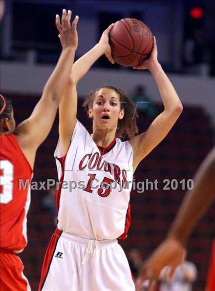 Thumbnail 2 in Carondelet vs. Mater Dei (CIF State D2 Final) photogallery.