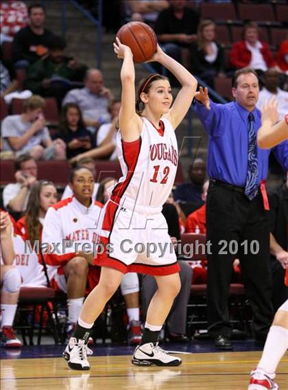 Thumbnail 3 in Carondelet vs. Mater Dei (CIF State D2 Final) photogallery.