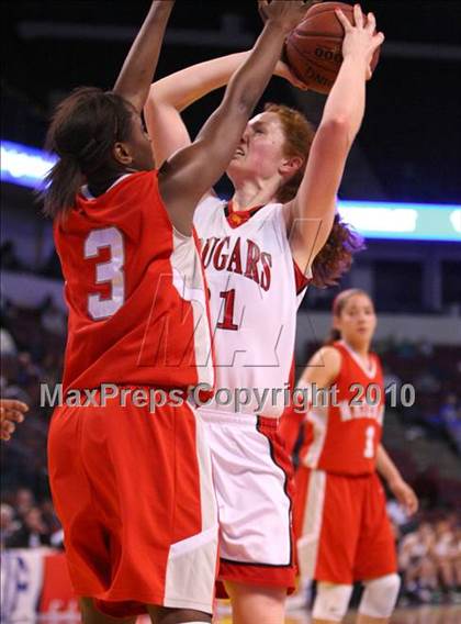Thumbnail 2 in Carondelet vs. Mater Dei (CIF State D2 Final) photogallery.