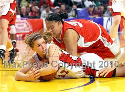 Thumbnail 2 in Carondelet vs. Mater Dei (CIF State D2 Final) photogallery.