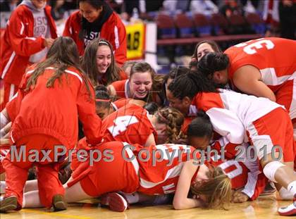 Thumbnail 1 in Carondelet vs. Mater Dei (CIF State D2 Final) photogallery.