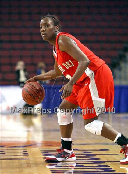 Thumbnail 3 in Carondelet vs. Mater Dei (CIF State D2 Final) photogallery.