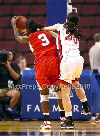 Thumbnail 1 in Carondelet vs. Mater Dei (CIF State D2 Final) photogallery.