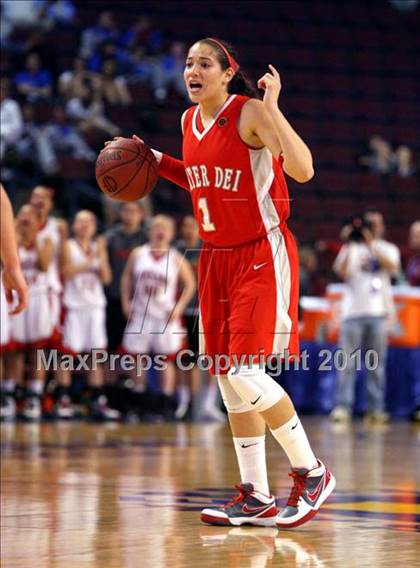 Thumbnail 2 in Carondelet vs. Mater Dei (CIF State D2 Final) photogallery.