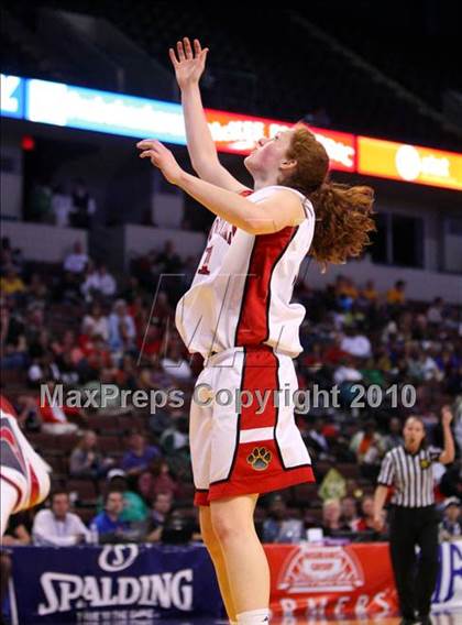 Thumbnail 1 in Carondelet vs. Mater Dei (CIF State D2 Final) photogallery.