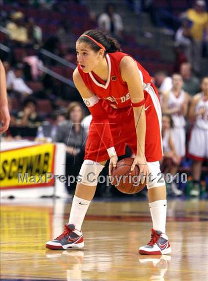 Thumbnail 3 in Carondelet vs. Mater Dei (CIF State D2 Final) photogallery.