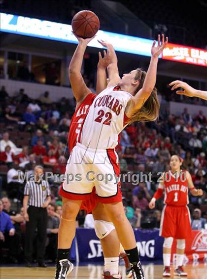 Thumbnail 3 in Carondelet vs. Mater Dei (CIF State D2 Final) photogallery.