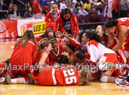 Thumbnail 2 in Carondelet vs. Mater Dei (CIF State D2 Final) photogallery.