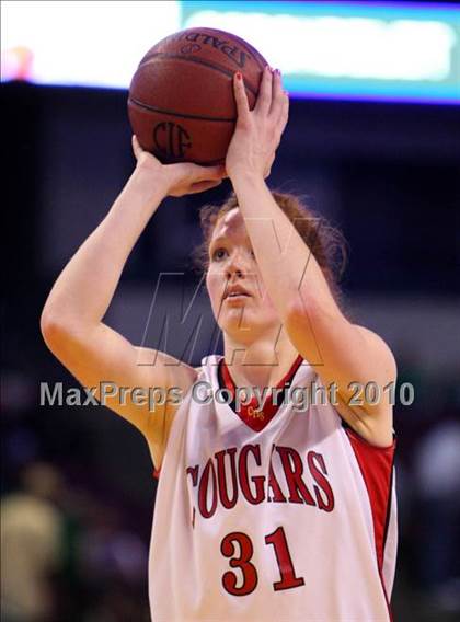 Thumbnail 2 in Carondelet vs. Mater Dei (CIF State D2 Final) photogallery.