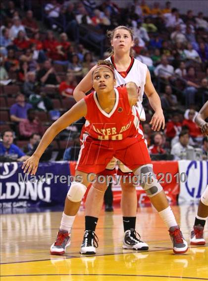 Thumbnail 2 in Carondelet vs. Mater Dei (CIF State D2 Final) photogallery.