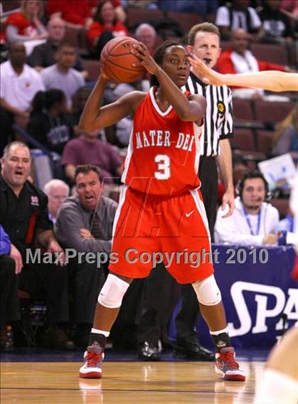 Thumbnail 2 in Carondelet vs. Mater Dei (CIF State D2 Final) photogallery.