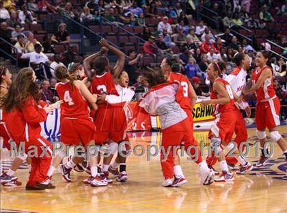 Thumbnail 2 in Carondelet vs. Mater Dei (CIF State D2 Final) photogallery.