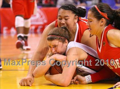 Thumbnail 2 in Carondelet vs. Mater Dei (CIF State D2 Final) photogallery.
