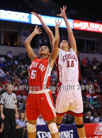 Thumbnail 3 in Carondelet vs. Mater Dei (CIF State D2 Final) photogallery.