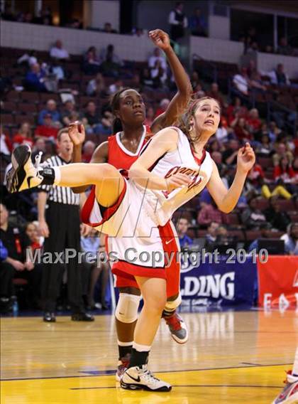 Thumbnail 1 in Carondelet vs. Mater Dei (CIF State D2 Final) photogallery.