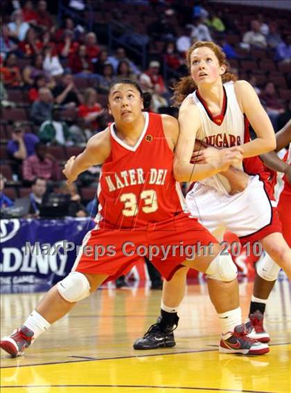 Thumbnail 3 in Carondelet vs. Mater Dei (CIF State D2 Final) photogallery.