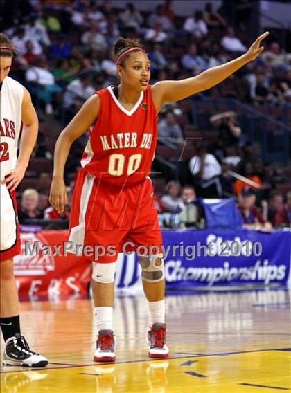 Thumbnail 3 in Carondelet vs. Mater Dei (CIF State D2 Final) photogallery.