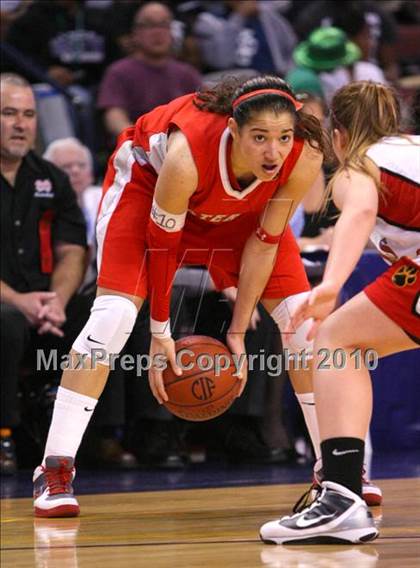 Thumbnail 2 in Carondelet vs. Mater Dei (CIF State D2 Final) photogallery.