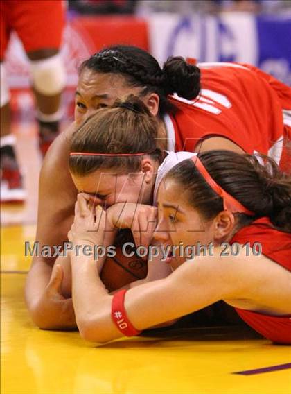 Thumbnail 1 in Carondelet vs. Mater Dei (CIF State D2 Final) photogallery.