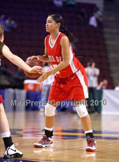 Thumbnail 2 in Carondelet vs. Mater Dei (CIF State D2 Final) photogallery.