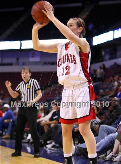 Thumbnail 2 in Carondelet vs. Mater Dei (CIF State D2 Final) photogallery.