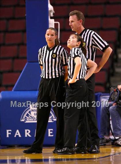 Thumbnail 3 in Carondelet vs. Mater Dei (CIF State D2 Final) photogallery.