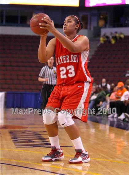 Thumbnail 2 in Carondelet vs. Mater Dei (CIF State D2 Final) photogallery.