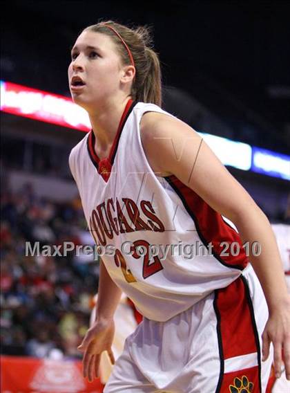Thumbnail 3 in Carondelet vs. Mater Dei (CIF State D2 Final) photogallery.