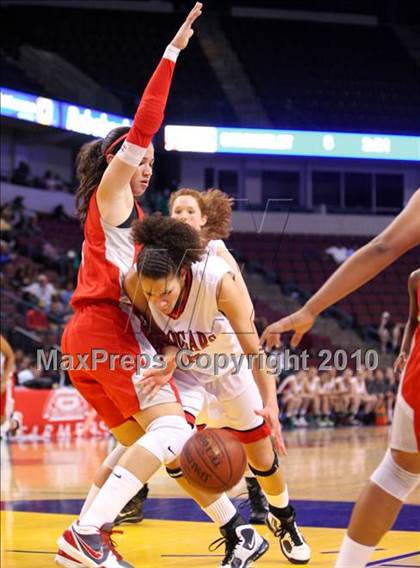 Thumbnail 2 in Carondelet vs. Mater Dei (CIF State D2 Final) photogallery.