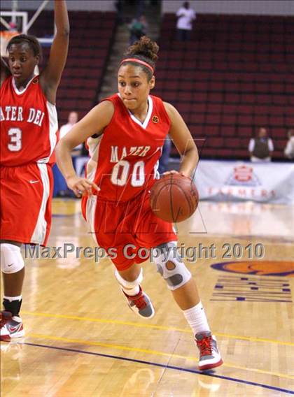 Thumbnail 1 in Carondelet vs. Mater Dei (CIF State D2 Final) photogallery.