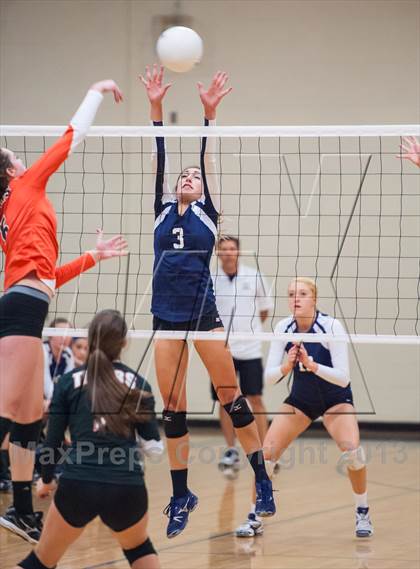 Thumbnail 2 in Lakewood @ Pine Creek (CHSAA 5A Regionals - Region 12) photogallery.