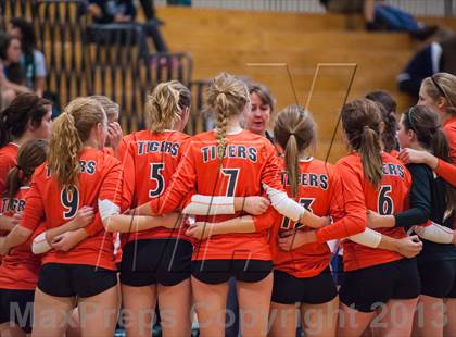 Thumbnail 2 in Lakewood @ Pine Creek (CHSAA 5A Regionals - Region 12) photogallery.