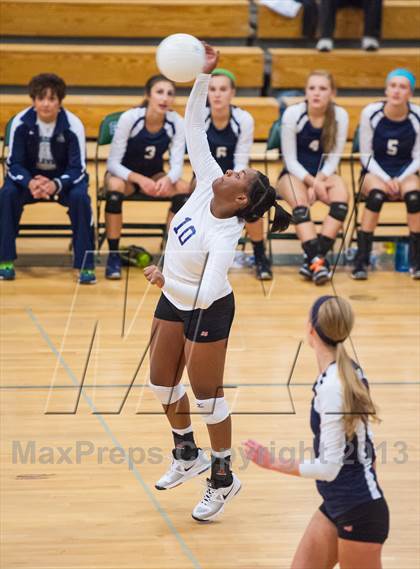 Thumbnail 2 in Lakewood @ Pine Creek (CHSAA 5A Regionals - Region 12) photogallery.