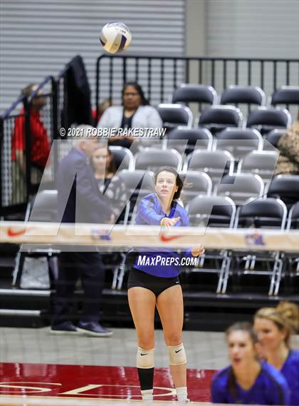 Thumbnail 2 in Lorena vs. Gunter (UIL Volleyball 3A Semifinals) photogallery.
