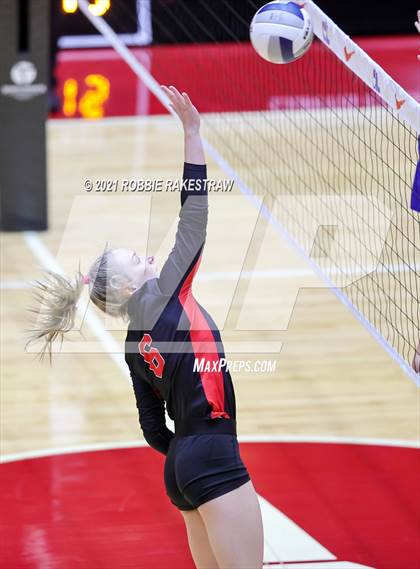 Thumbnail 1 in Lorena vs. Gunter (UIL Volleyball 3A Semifinals) photogallery.