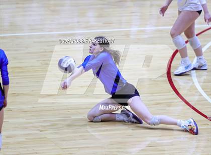 Thumbnail 2 in Lorena vs. Gunter (UIL Volleyball 3A Semifinals) photogallery.