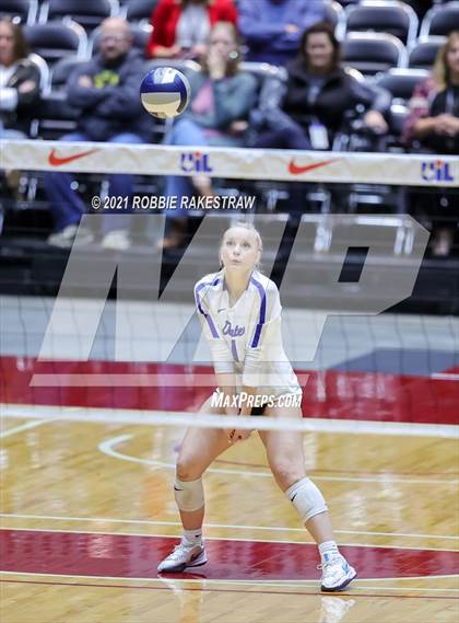 Thumbnail 3 in Lorena vs. Gunter (UIL Volleyball 3A Semifinals) photogallery.