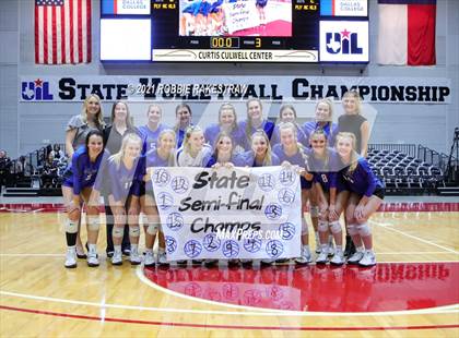 Thumbnail 1 in Lorena vs. Gunter (UIL Volleyball 3A Semifinals) photogallery.