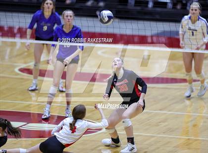 Thumbnail 3 in Lorena vs. Gunter (UIL Volleyball 3A Semifinals) photogallery.