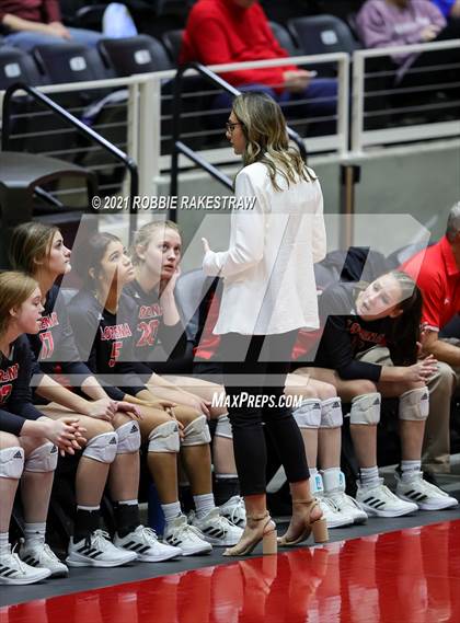 Thumbnail 1 in Lorena vs. Gunter (UIL Volleyball 3A Semifinals) photogallery.