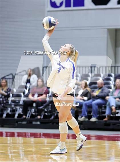 Thumbnail 3 in Lorena vs. Gunter (UIL Volleyball 3A Semifinals) photogallery.