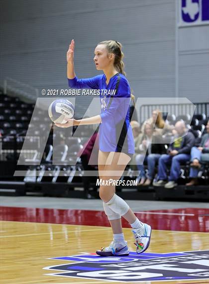 Thumbnail 1 in Lorena vs. Gunter (UIL Volleyball 3A Semifinals) photogallery.