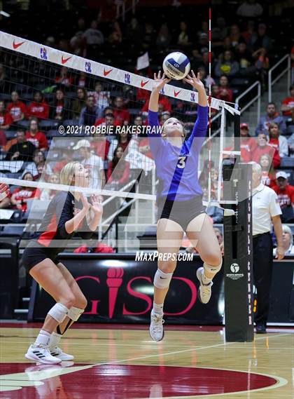 Thumbnail 3 in Lorena vs. Gunter (UIL Volleyball 3A Semifinals) photogallery.