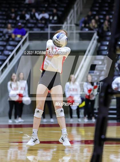 Thumbnail 2 in Lorena vs. Gunter (UIL Volleyball 3A Semifinals) photogallery.