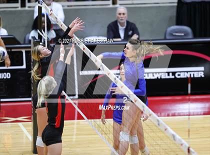 Thumbnail 3 in Lorena vs. Gunter (UIL Volleyball 3A Semifinals) photogallery.
